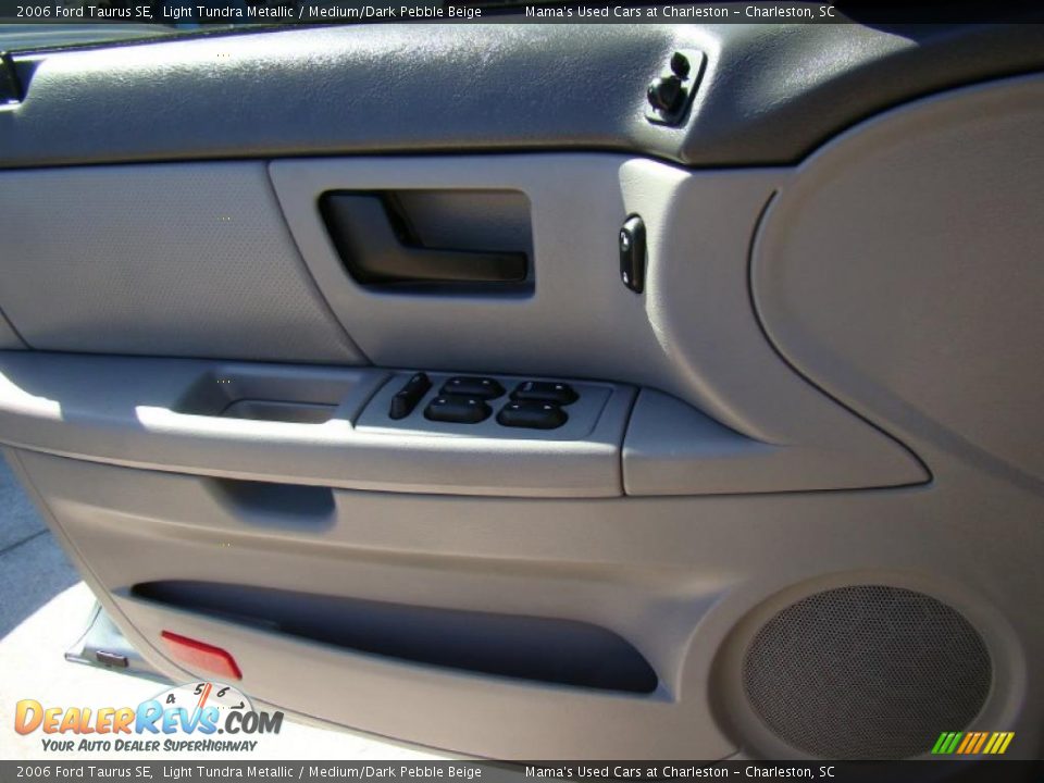2006 Ford Taurus SE Light Tundra Metallic / Medium/Dark Pebble Beige Photo #16