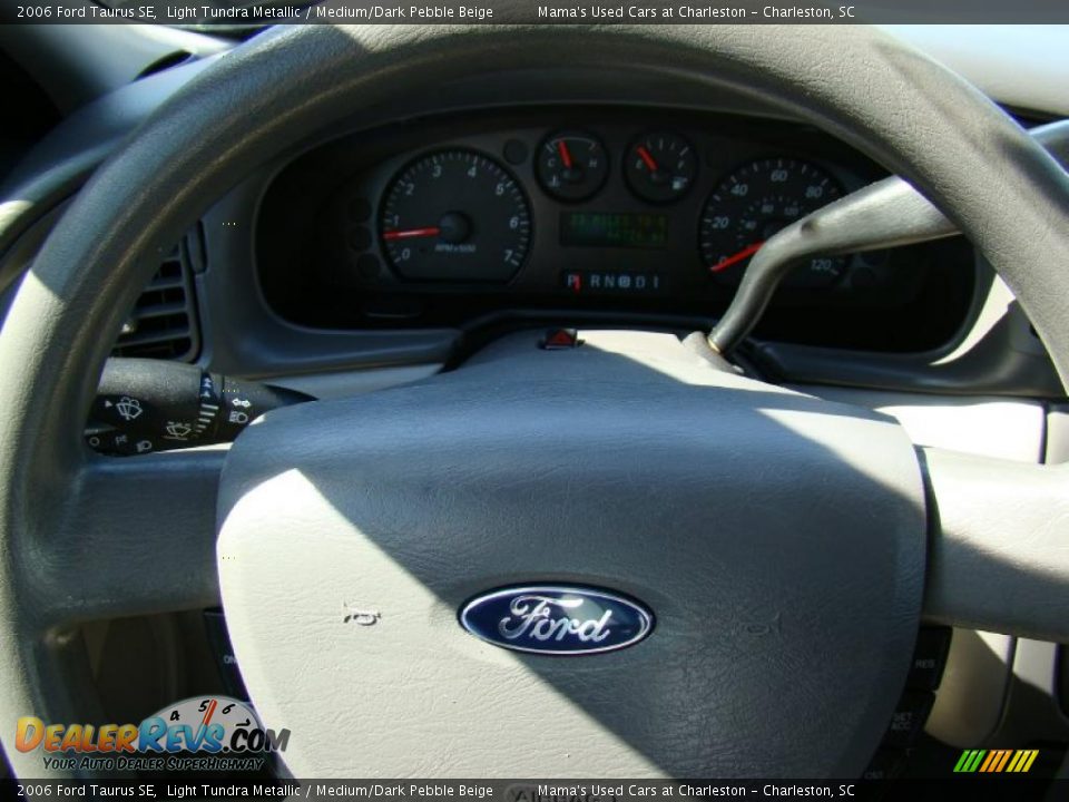 2006 Ford Taurus SE Light Tundra Metallic / Medium/Dark Pebble Beige Photo #19