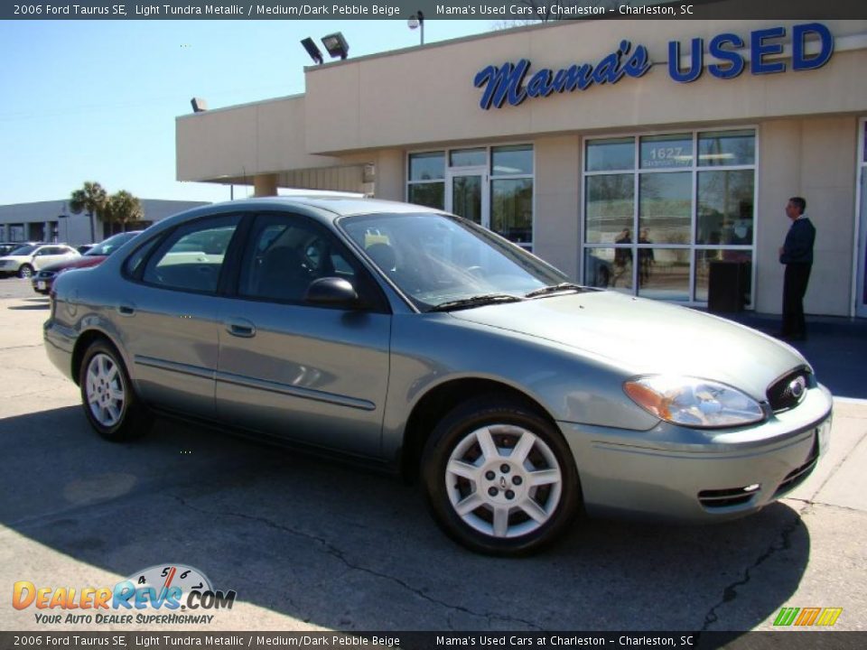 2006 Ford Taurus SE Light Tundra Metallic / Medium/Dark Pebble Beige Photo #25