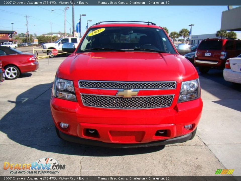 2007 Chevrolet Avalanche LTZ 4WD Victory Red / Ebony Photo #3