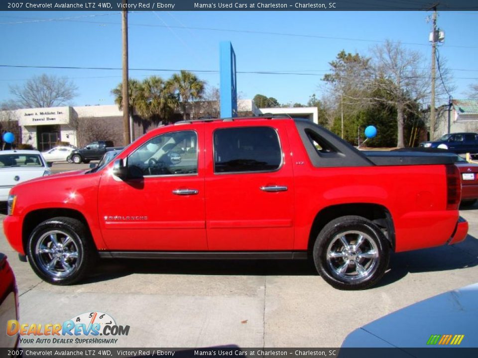 2007 Chevrolet Avalanche LTZ 4WD Victory Red / Ebony Photo #5