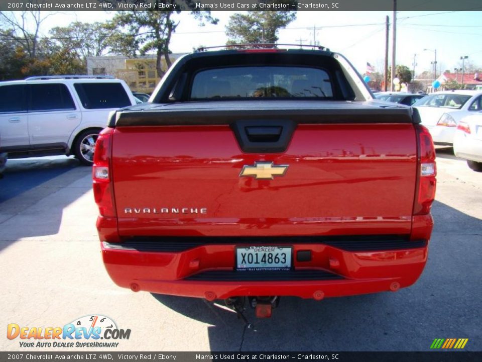 2007 Chevrolet Avalanche LTZ 4WD Victory Red / Ebony Photo #7