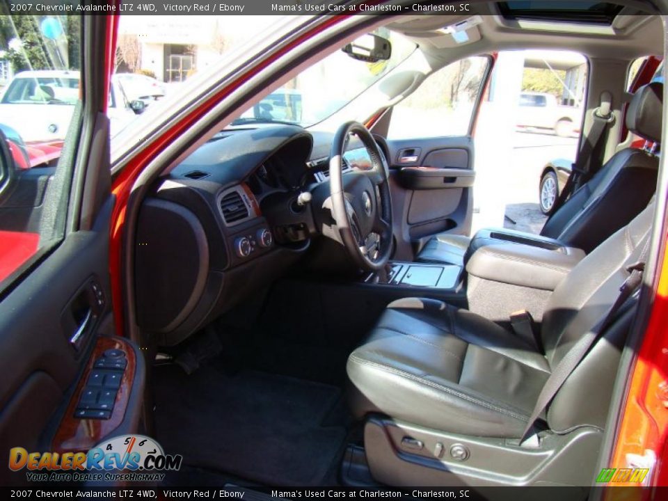 2007 Chevrolet Avalanche LTZ 4WD Victory Red / Ebony Photo #9