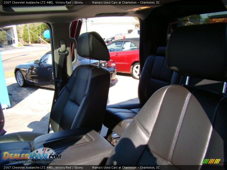 2007 Chevrolet Avalanche LTZ 4WD Victory Red / Ebony Photo #11