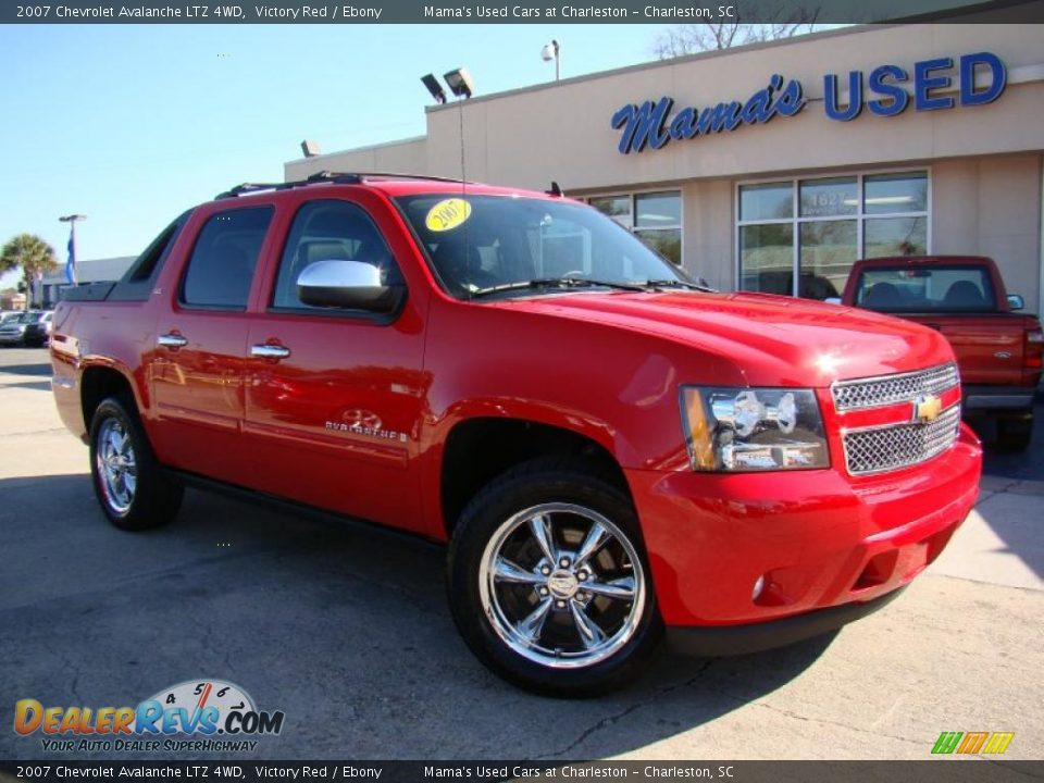 2007 Chevrolet Avalanche LTZ 4WD Victory Red / Ebony Photo #30
