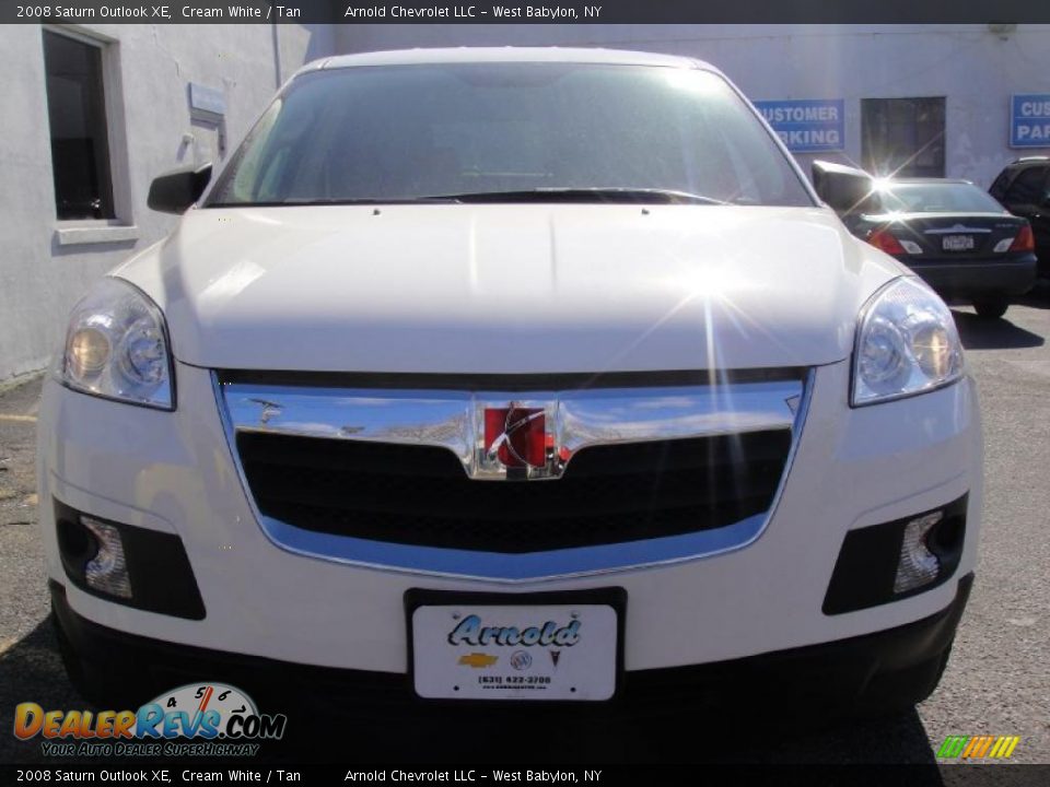 2008 Saturn Outlook XE Cream White / Tan Photo #2