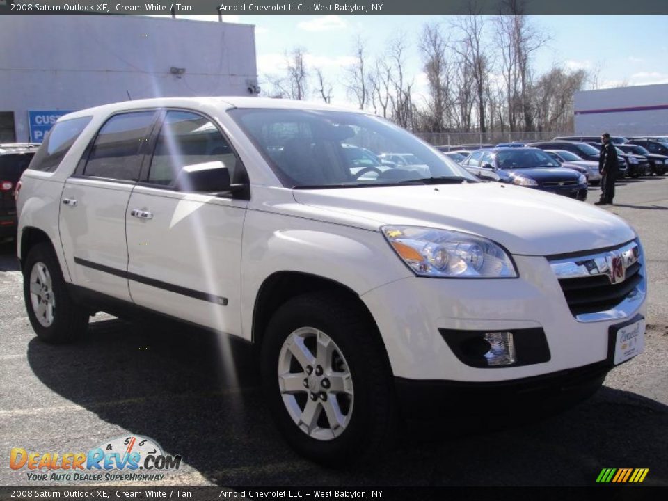 2008 Saturn Outlook XE Cream White / Tan Photo #7