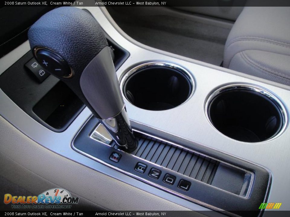 2008 Saturn Outlook XE Cream White / Tan Photo #13