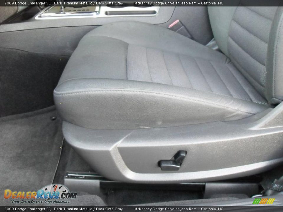 2009 Dodge Challenger SE Dark Titanium Metallic / Dark Slate Gray Photo #9
