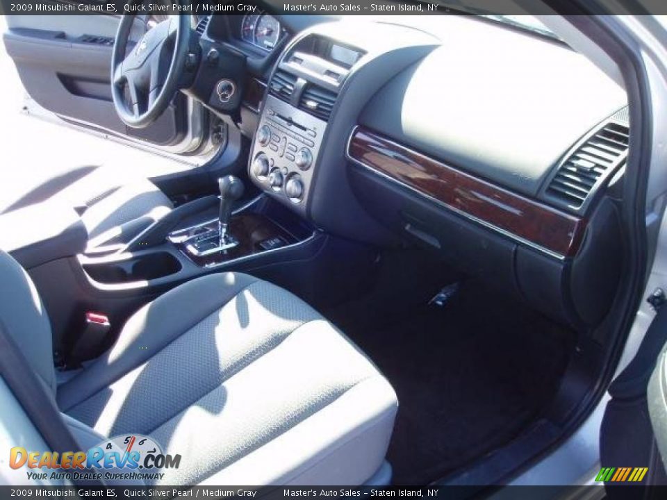 2009 Mitsubishi Galant ES Quick Silver Pearl / Medium Gray Photo #10