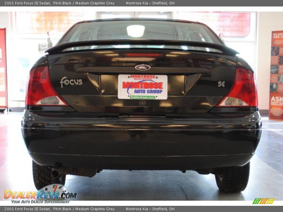 2001 Ford Focus SE Sedan Pitch Black / Medium Graphite Grey Photo #7