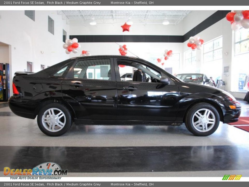 2001 Ford Focus SE Sedan Pitch Black / Medium Graphite Grey Photo #9