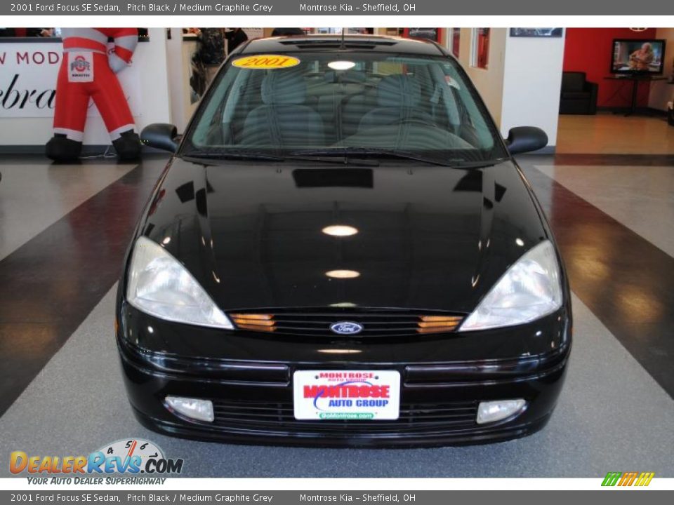 2001 Ford Focus SE Sedan Pitch Black / Medium Graphite Grey Photo #11