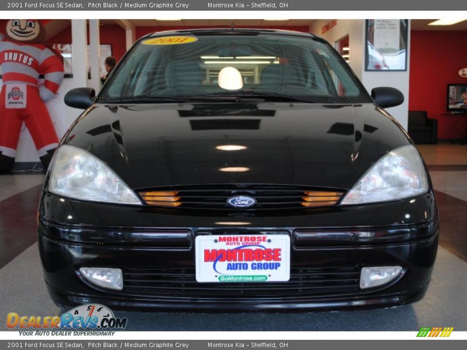 2001 Ford Focus SE Sedan Pitch Black / Medium Graphite Grey Photo #12