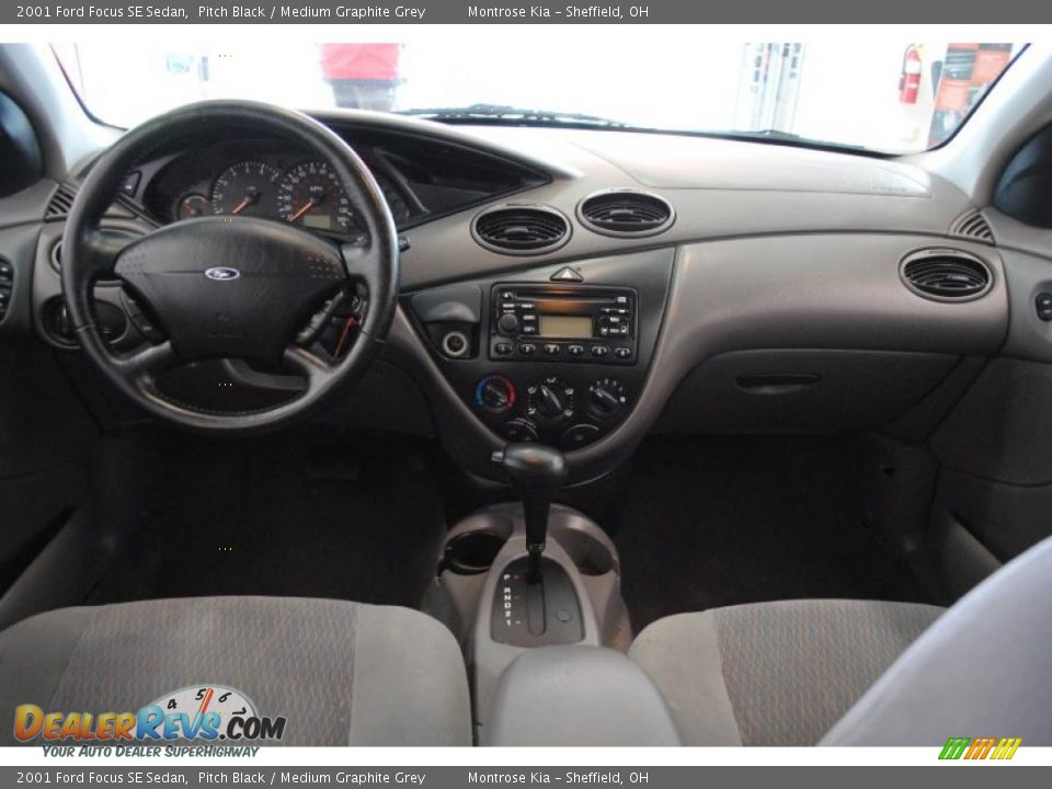 2001 Ford Focus SE Sedan Pitch Black / Medium Graphite Grey Photo #13