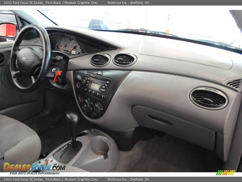 2001 Ford Focus SE Sedan Pitch Black / Medium Graphite Grey Photo #15