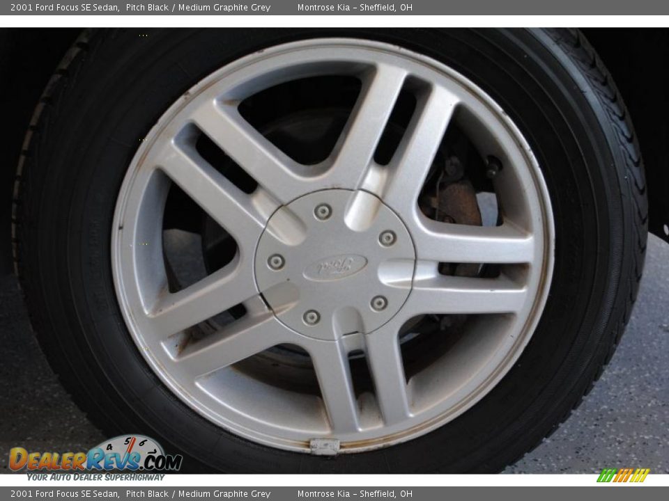 2001 Ford Focus SE Sedan Pitch Black / Medium Graphite Grey Photo #30