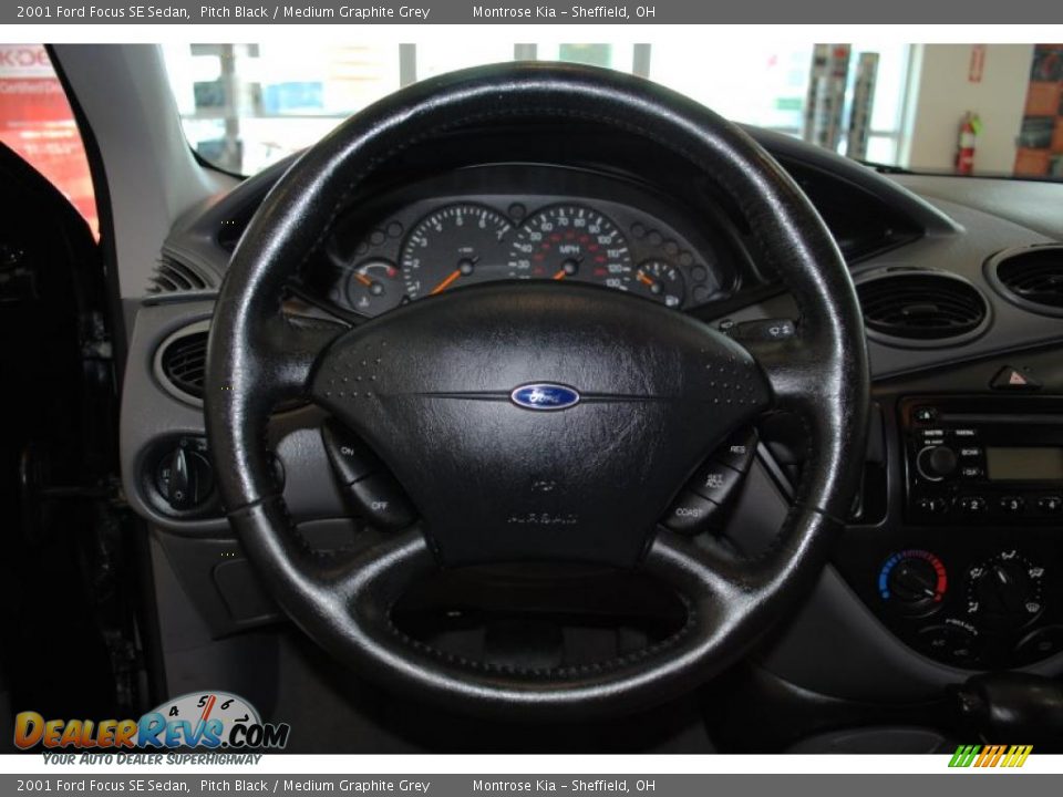 2001 Ford Focus SE Sedan Pitch Black / Medium Graphite Grey Photo #33