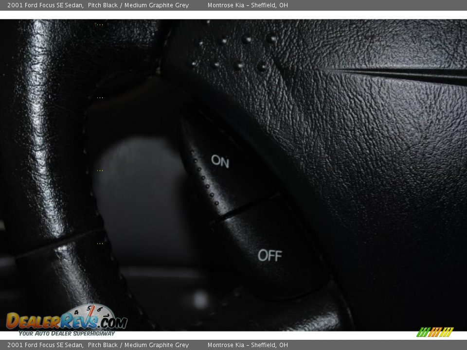 2001 Ford Focus SE Sedan Pitch Black / Medium Graphite Grey Photo #34