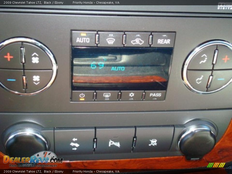 2009 Chevrolet Tahoe LTZ Black / Ebony Photo #25