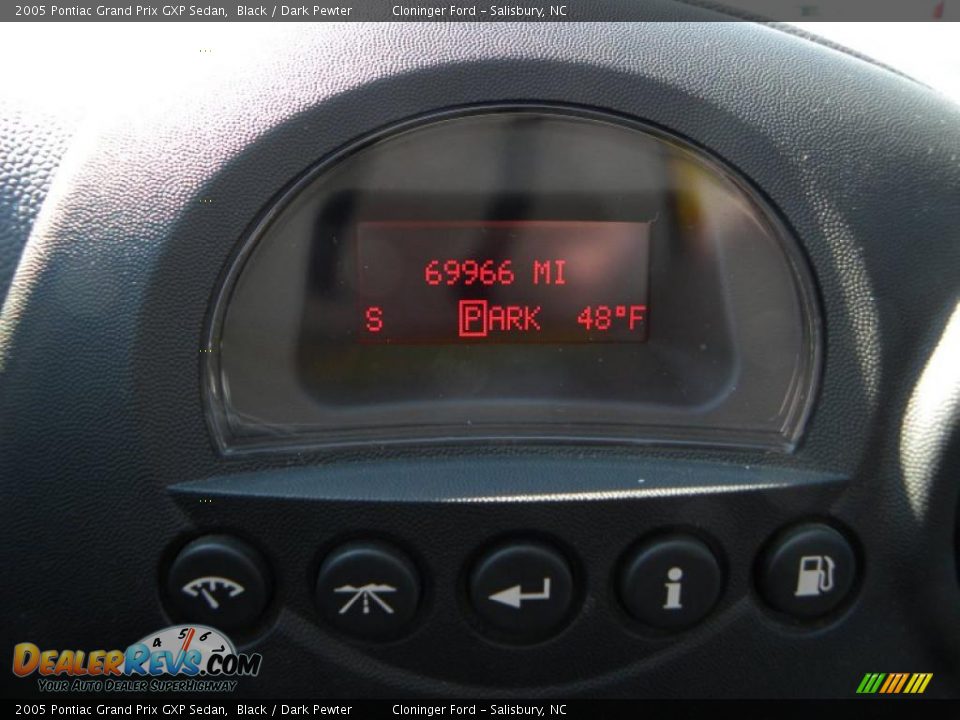 2005 Pontiac Grand Prix GXP Sedan Black / Dark Pewter Photo #21