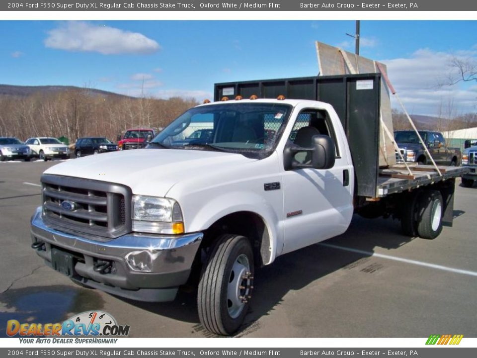 2004 Ford F550 Super Duty XL Regular Cab Chassis Stake Truck Oxford White / Medium Flint Photo #1