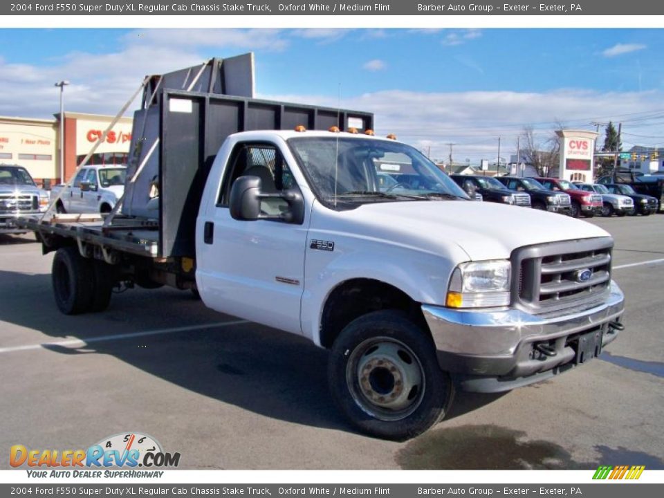 2004 Ford F550 Super Duty XL Regular Cab Chassis Stake Truck Oxford White / Medium Flint Photo #3