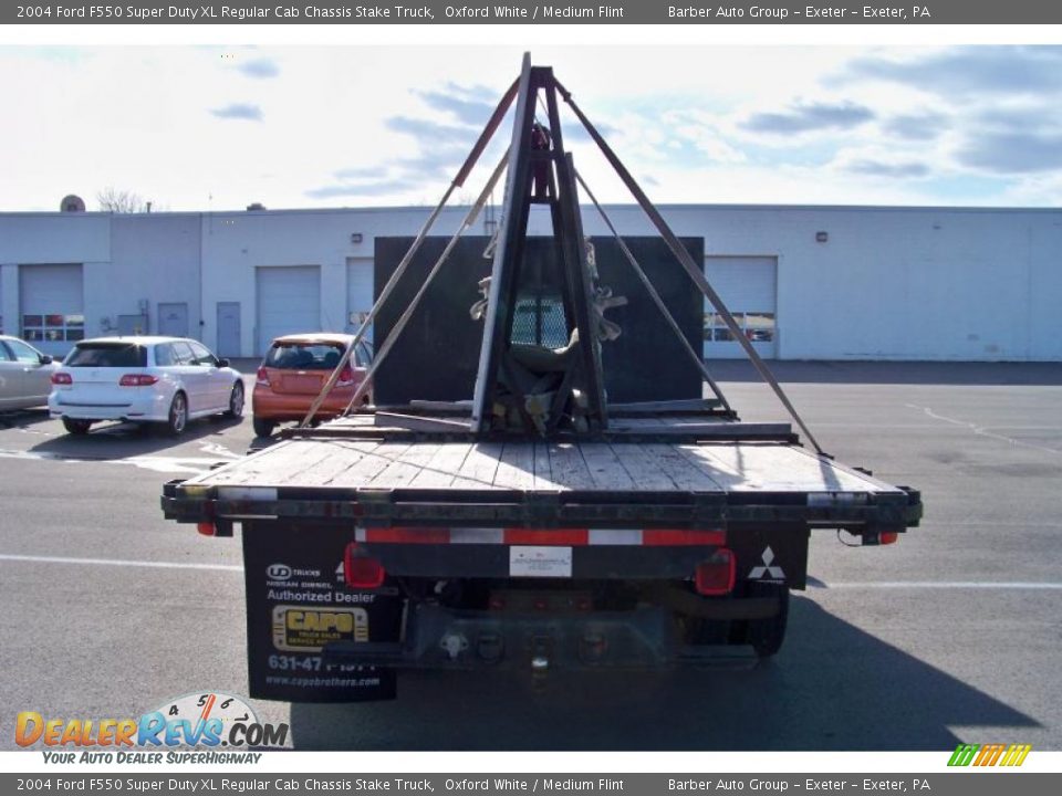 2004 Ford F550 Super Duty XL Regular Cab Chassis Stake Truck Oxford White / Medium Flint Photo #6