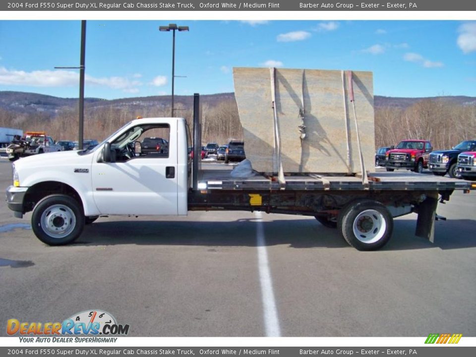 2004 Ford F550 Super Duty XL Regular Cab Chassis Stake Truck Oxford White / Medium Flint Photo #8