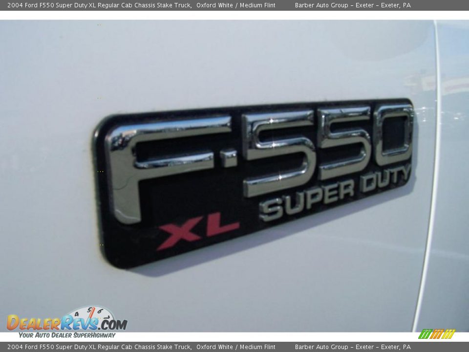 2004 Ford F550 Super Duty XL Regular Cab Chassis Stake Truck Oxford White / Medium Flint Photo #22