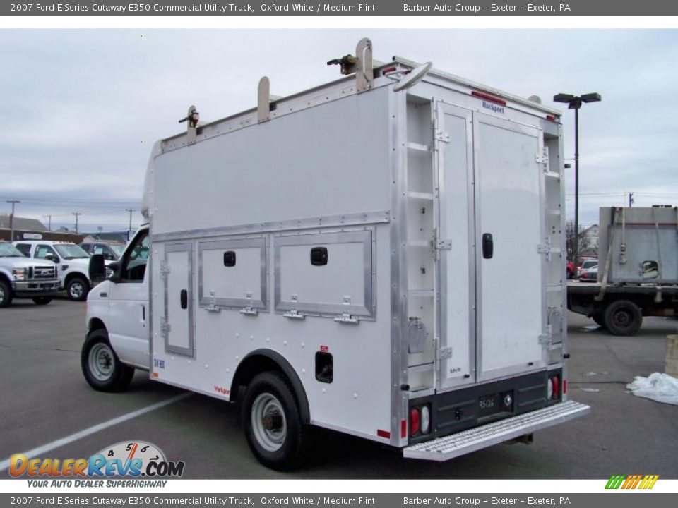 2007 Ford E Series Cutaway E350 Commercial Utility Truck Oxford White / Medium Flint Photo #7