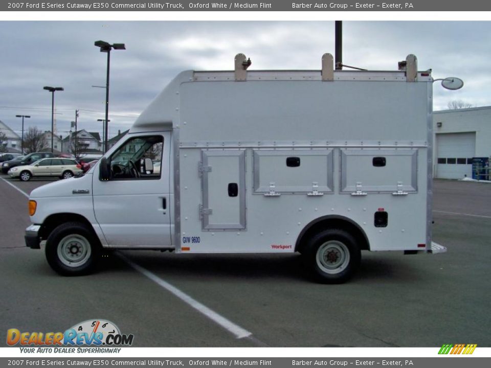 2007 Ford E Series Cutaway E350 Commercial Utility Truck Oxford White / Medium Flint Photo #8