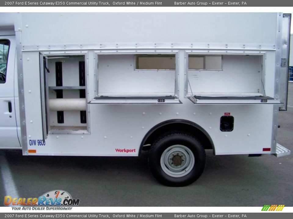 2007 Ford E Series Cutaway E350 Commercial Utility Truck Oxford White / Medium Flint Photo #9