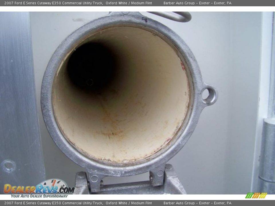 2007 Ford E Series Cutaway E350 Commercial Utility Truck Oxford White / Medium Flint Photo #12