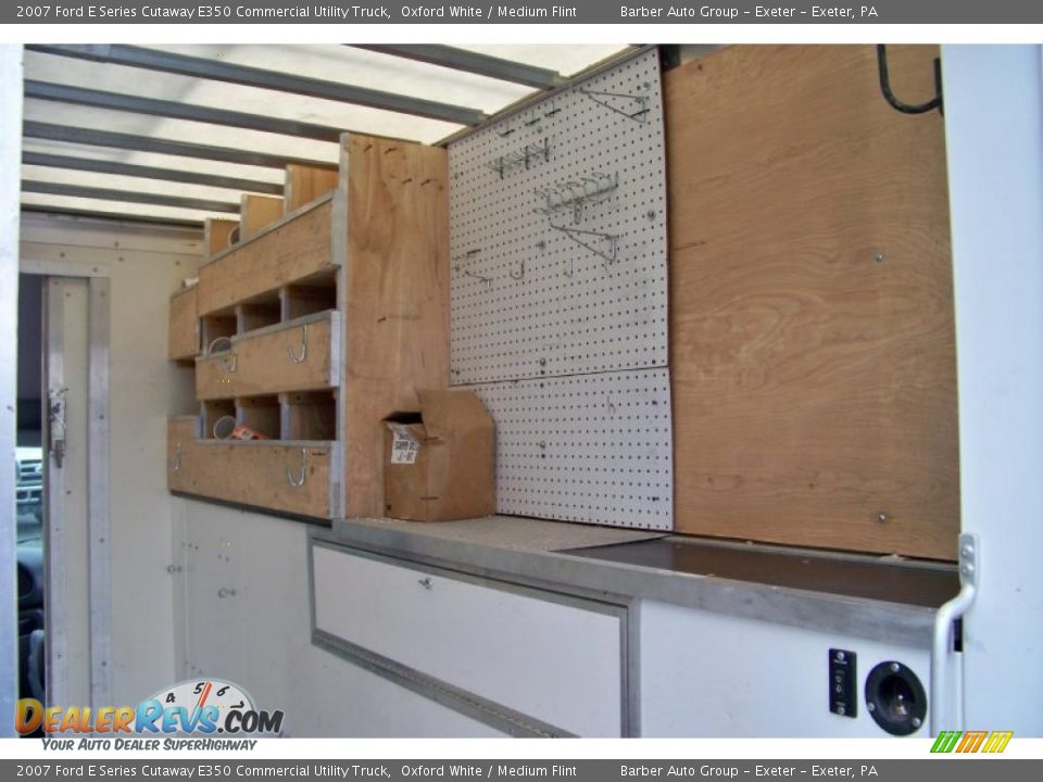 2007 Ford E Series Cutaway E350 Commercial Utility Truck Oxford White / Medium Flint Photo #14