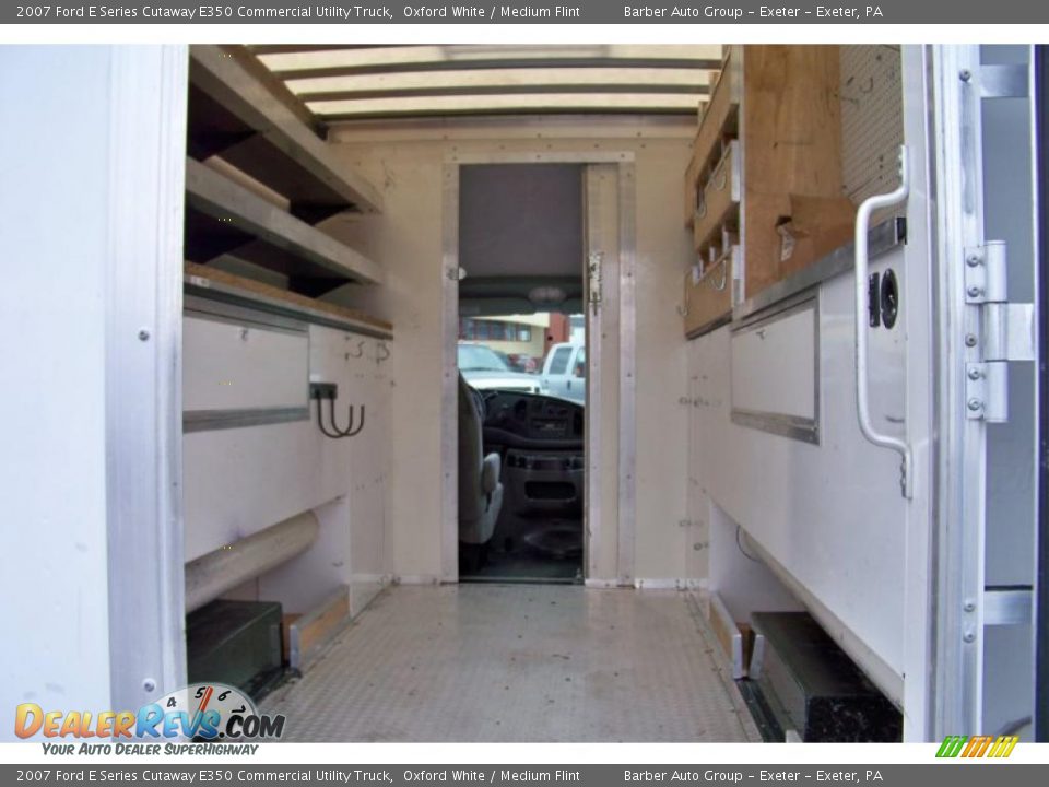 2007 Ford E Series Cutaway E350 Commercial Utility Truck Oxford White / Medium Flint Photo #15