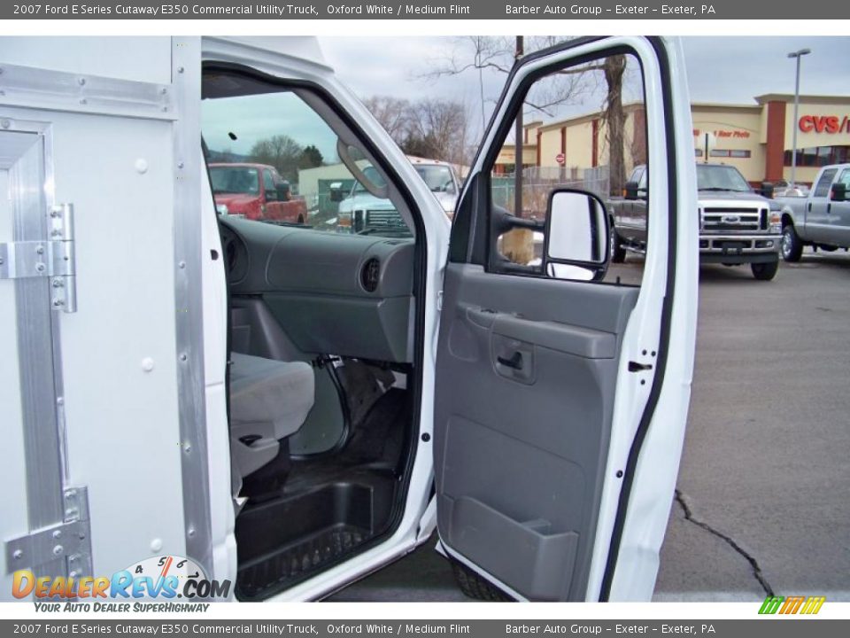 2007 Ford E Series Cutaway E350 Commercial Utility Truck Oxford White / Medium Flint Photo #20