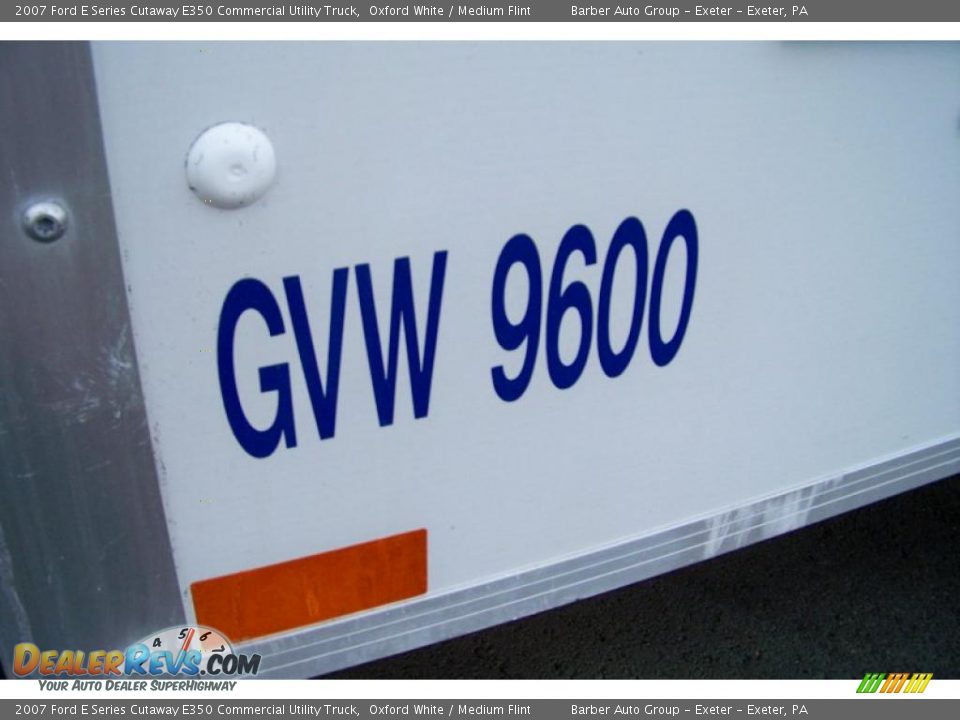 2007 Ford E Series Cutaway E350 Commercial Utility Truck Oxford White / Medium Flint Photo #26