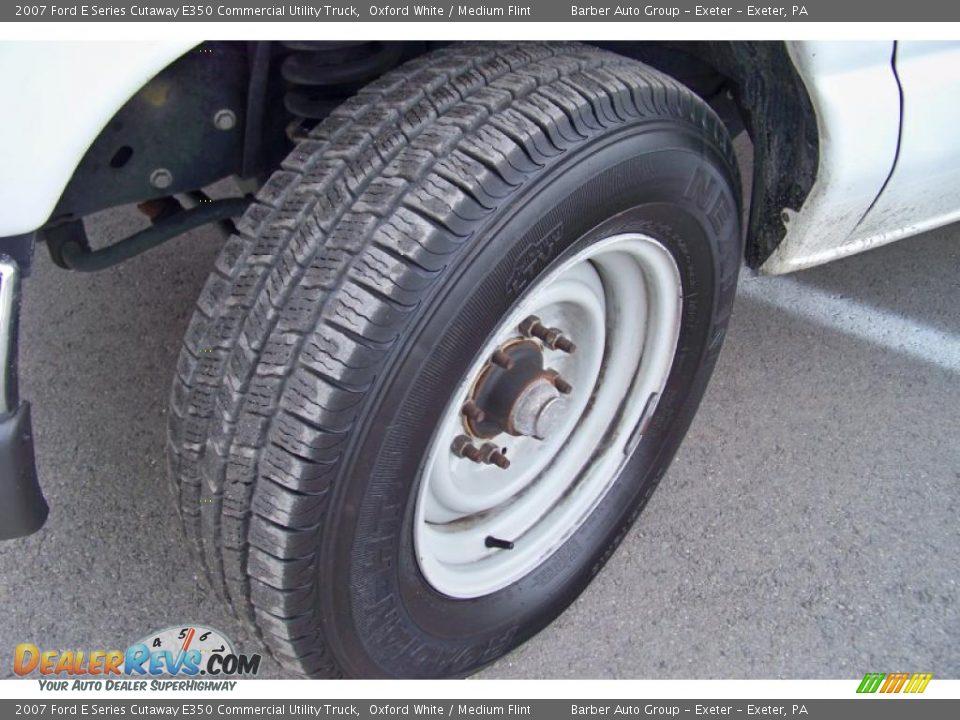 2007 Ford E Series Cutaway E350 Commercial Utility Truck Oxford White / Medium Flint Photo #27