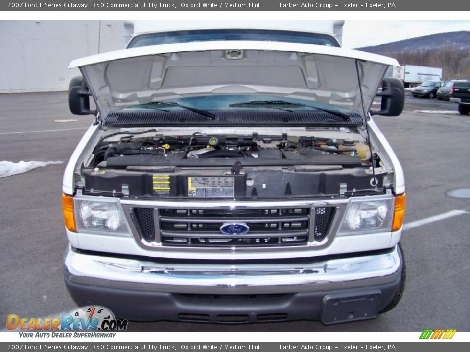 2007 Ford E Series Cutaway E350 Commercial Utility Truck Oxford White / Medium Flint Photo #29