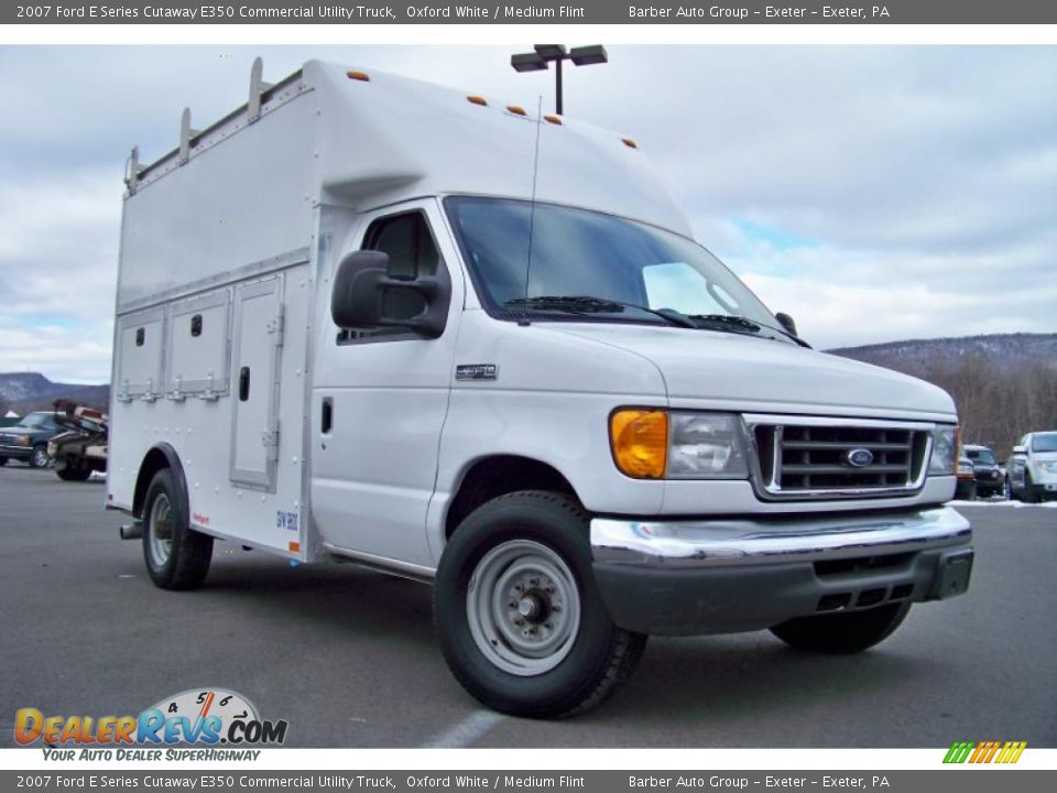 2007 Ford E Series Cutaway E350 Commercial Utility Truck Oxford White / Medium Flint Photo #31