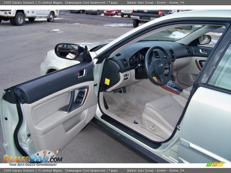 2006 Subaru Outback 2.5i Limited Wagon Champagne Gold Opalescent / Taupe Photo #11
