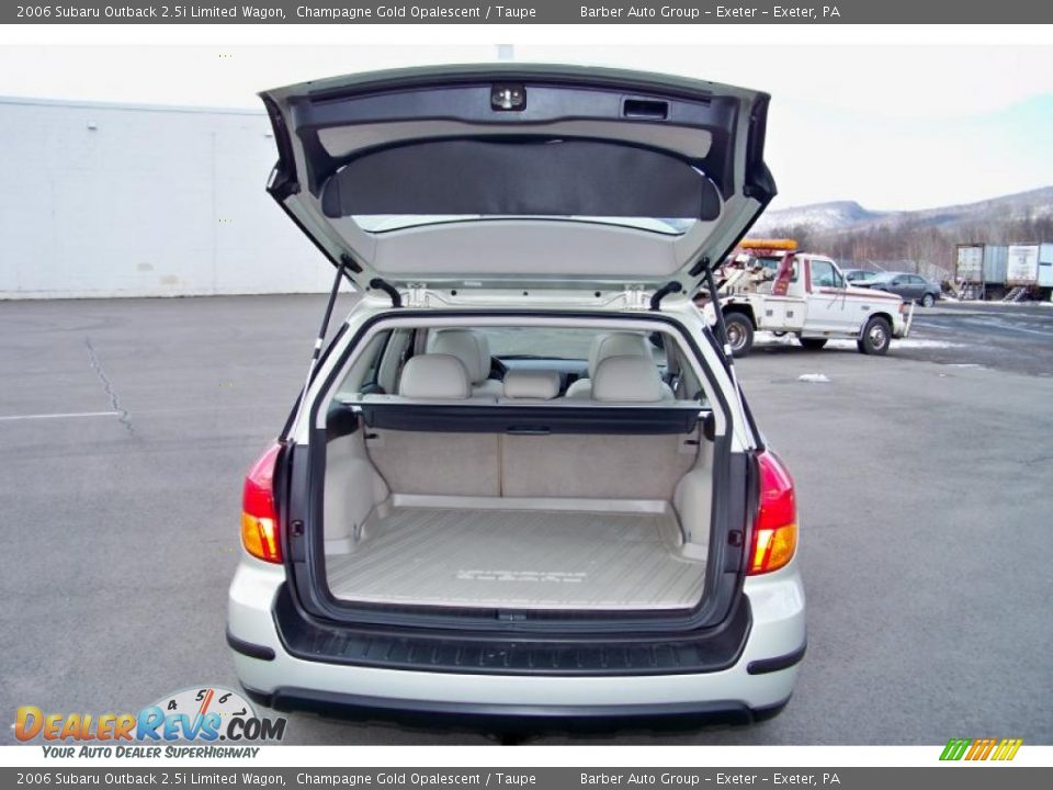 2006 Subaru Outback 2.5i Limited Wagon Champagne Gold Opalescent / Taupe Photo #17