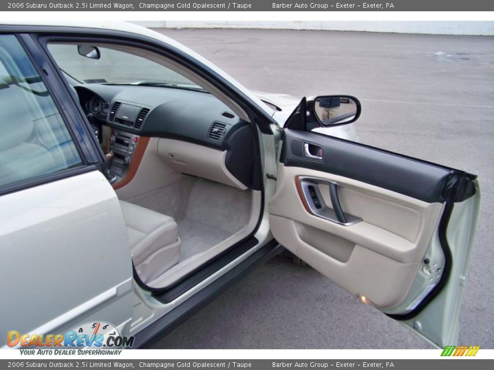 2006 Subaru Outback 2.5i Limited Wagon Champagne Gold Opalescent / Taupe Photo #22