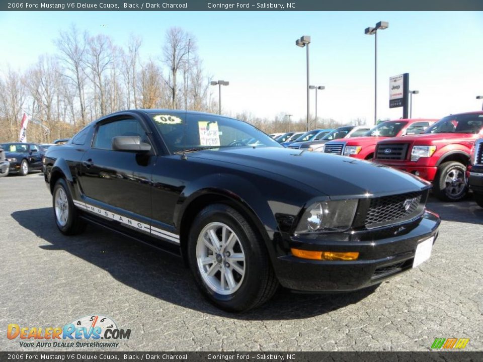 2006 Ford Mustang V6 Deluxe Coupe Black / Dark Charcoal Photo #1
