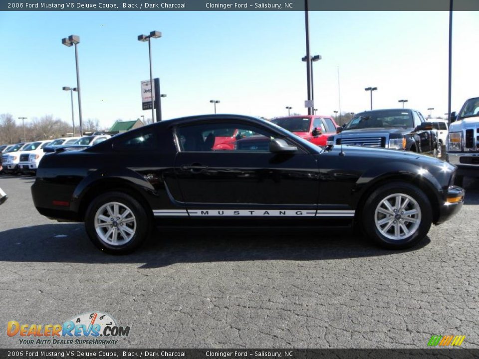 2006 Ford Mustang V6 Deluxe Coupe Black / Dark Charcoal Photo #2