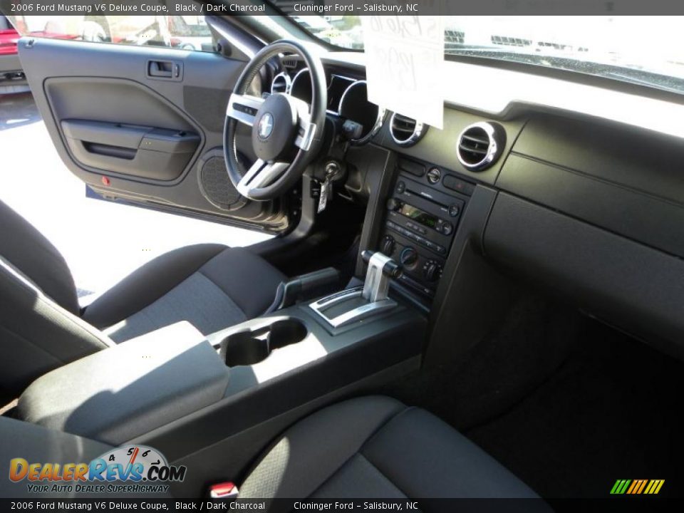 2006 Ford Mustang V6 Deluxe Coupe Black / Dark Charcoal Photo #10