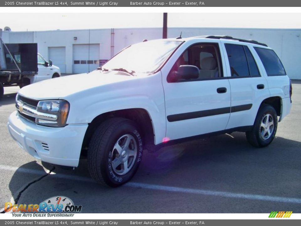 2005 Chevrolet TrailBlazer LS 4x4 Summit White / Light Gray Photo #1