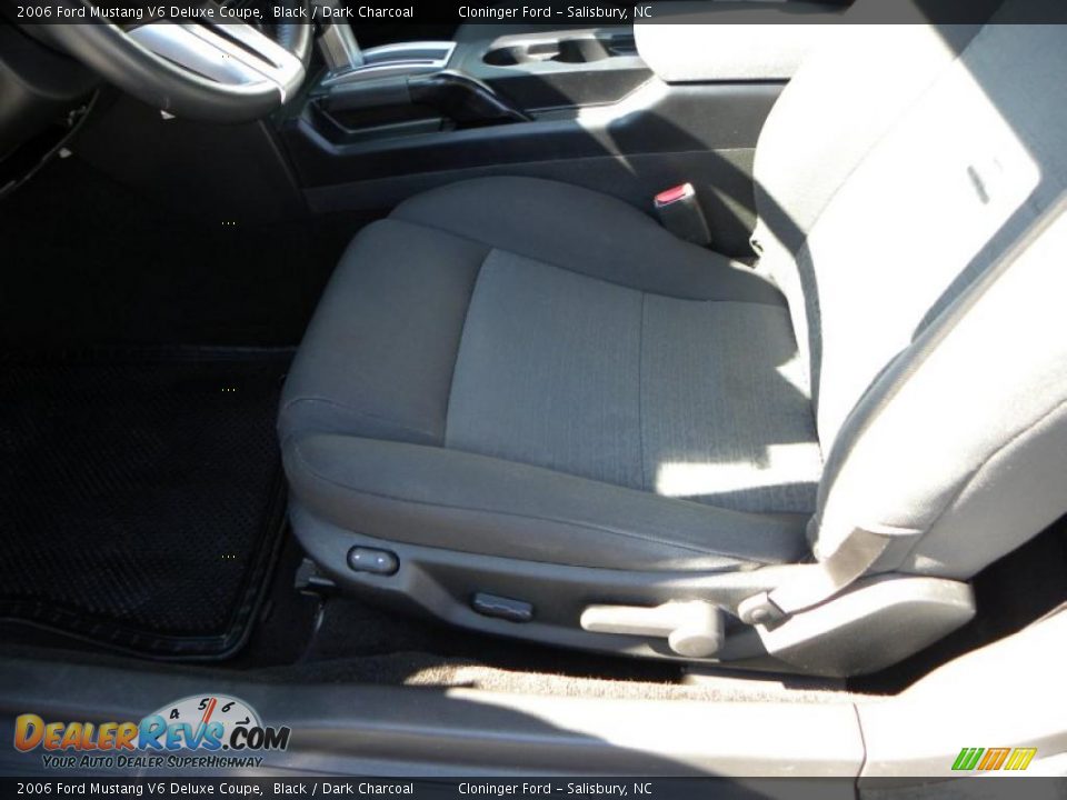 2006 Ford Mustang V6 Deluxe Coupe Black / Dark Charcoal Photo #13