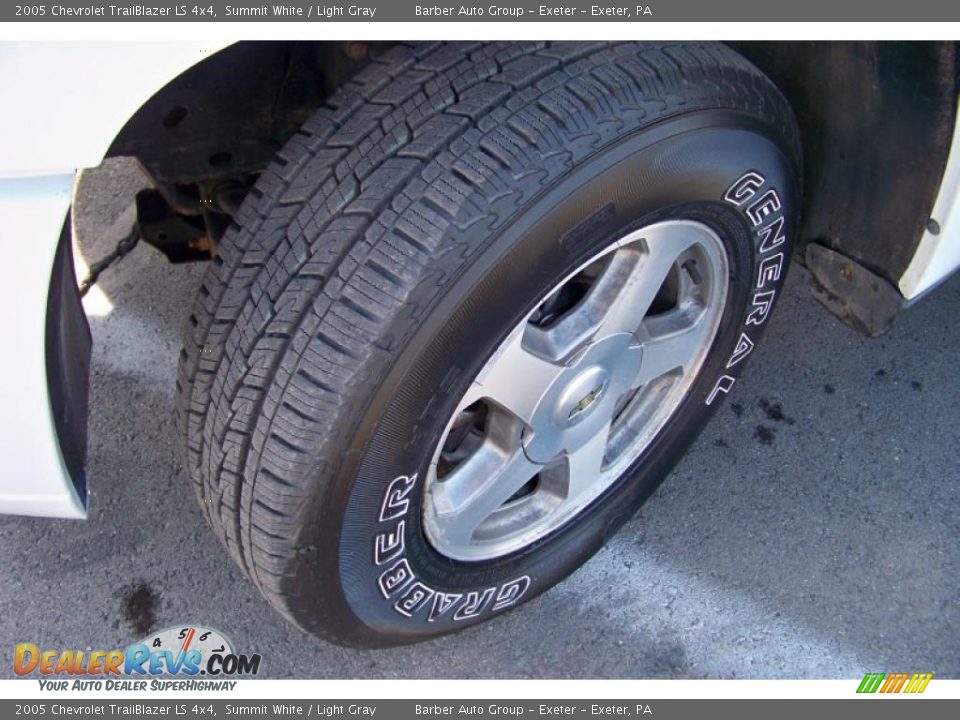 2005 Chevrolet TrailBlazer LS 4x4 Summit White / Light Gray Photo #10